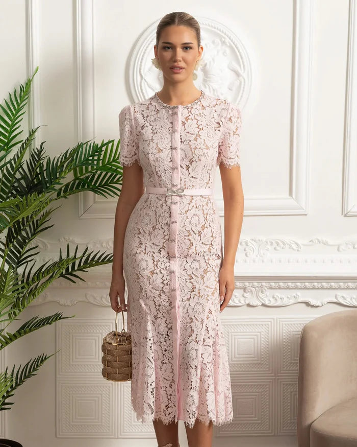 Vestido Longo de Renda Estilo Sereia – Elegância e Sofisticação em Cada Detalhe