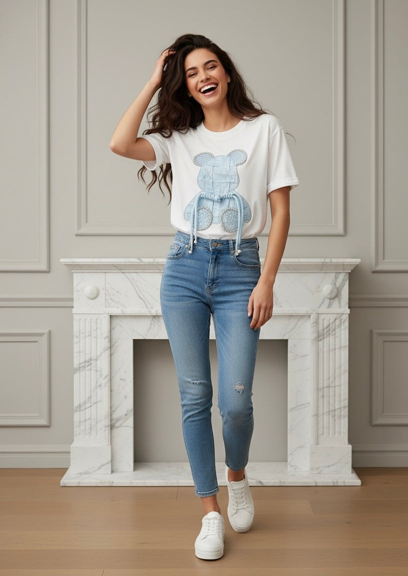 Camiseta com Bordado e Aplicações – Estilo Casual em Algodão Premium