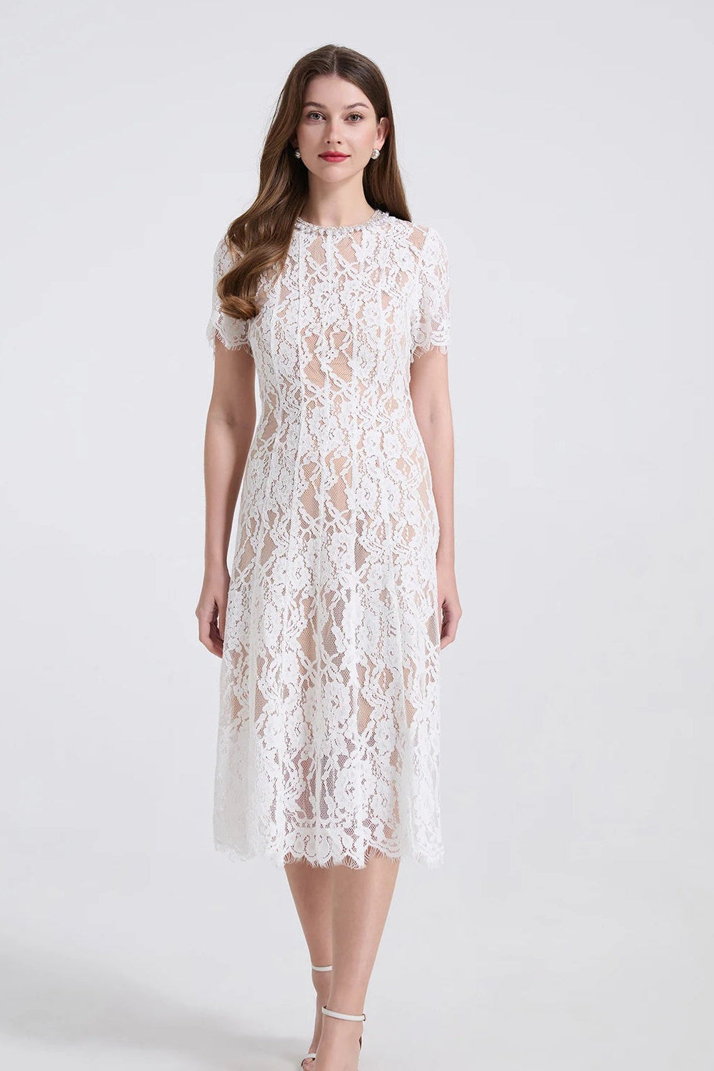 Renda com Pérolas e Strass Bordados à Mão, Gola Redonda, Manga Curta