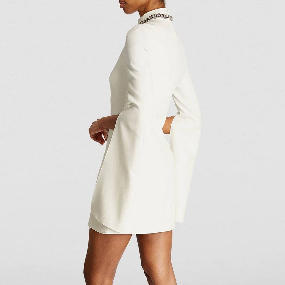 Vestido Bordado á Mão – Gola Alta, Manga Longa