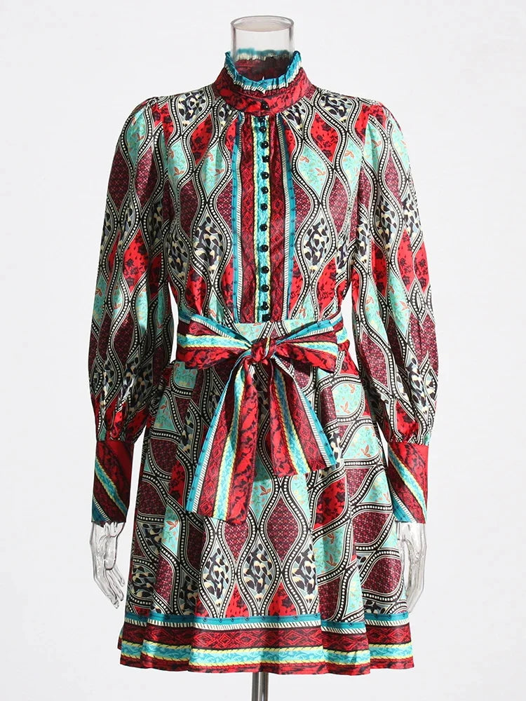 Vestido Casual com Estampa Colorida - Gola Alta e Manga Comprida