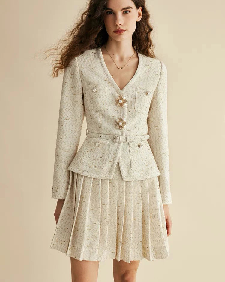 Conjunto de Tweed com Pedrarias – Blazer com Decote V e Saia Plissada de Cintura Alta