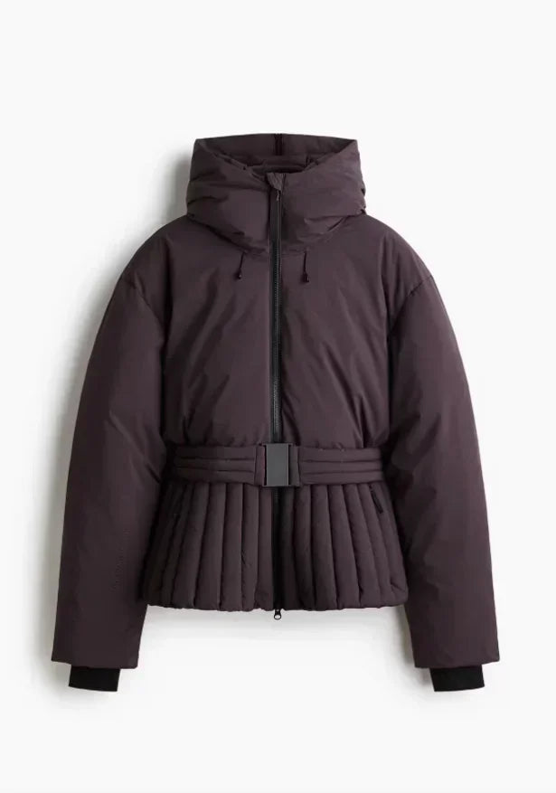 Jaqueta de Inverno com Capuz e Cinto – Conforto Térmico