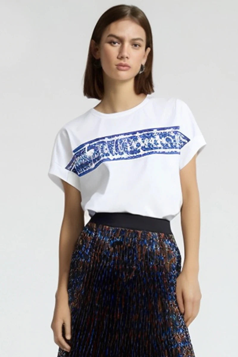 Camiseta CHCH Feminina Clássica em Algodão com Estampa Tipográfica