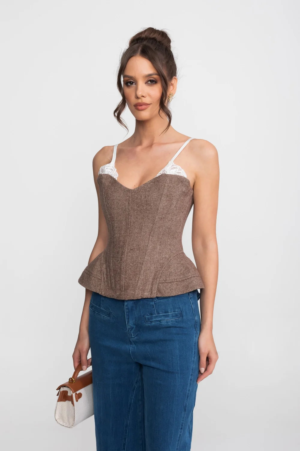 Top Cropped com Detalhe de Renda, Decote Baixo