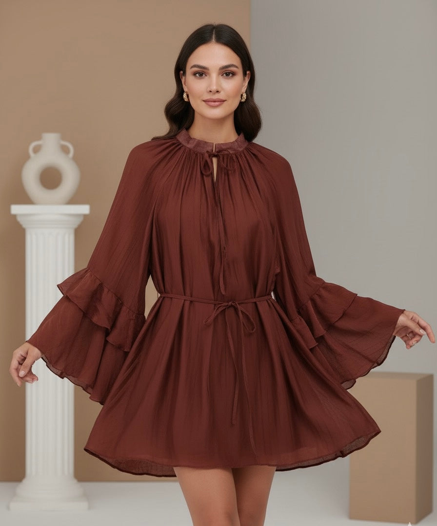 Vestido Curto com Transparência – Babados Delicados e Caimento Impecável