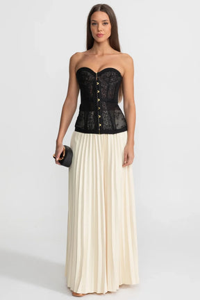 Corset Rendado Tomara que Caia Estruturado e Fecho Frontal