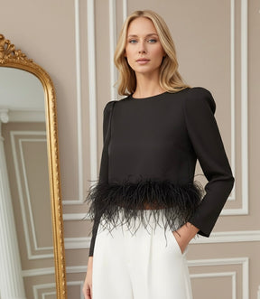 Blusa Minimalista com Plumas – Estilo e Sofisticação