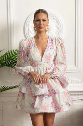 Vestido Curto Estampado – Decote V, Manga Bufante Lanterna e Saia em Camadas Estilo Cake, Cintura Império