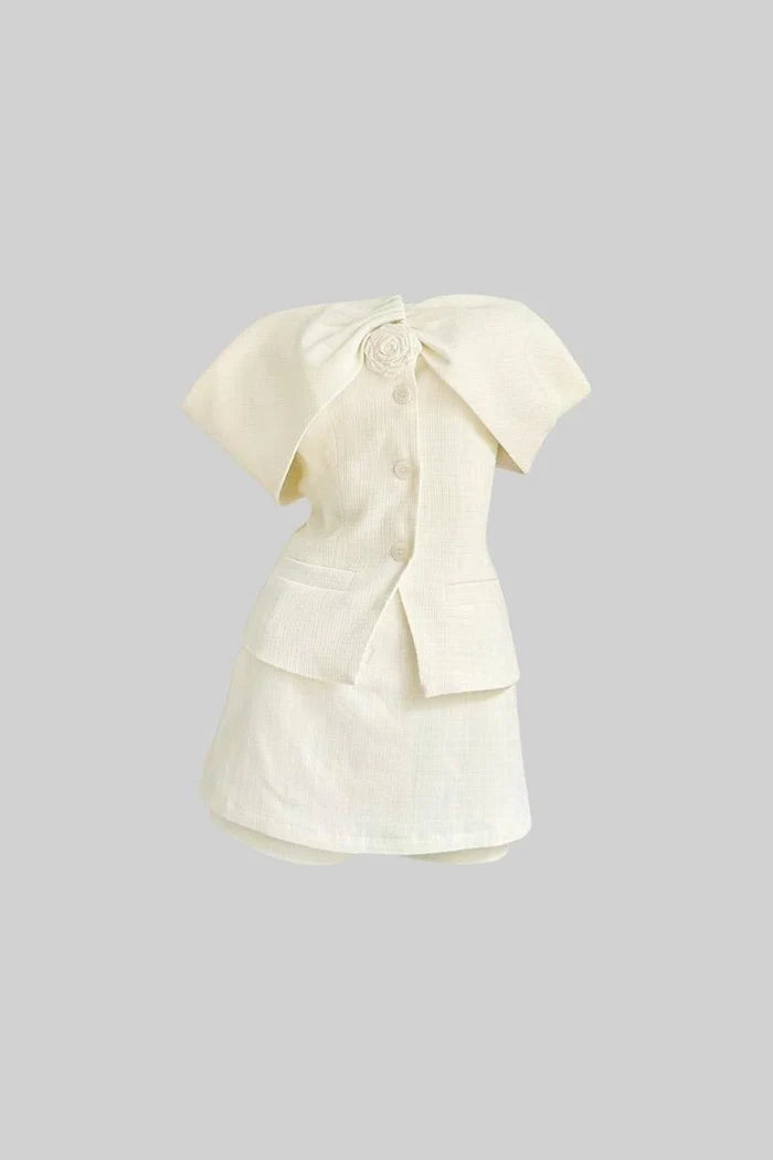 Conjunto Elegante Ombros recortados e silhueta ampulheta