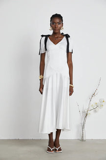 Vestido Longo Elegante  Laços e Decote em V