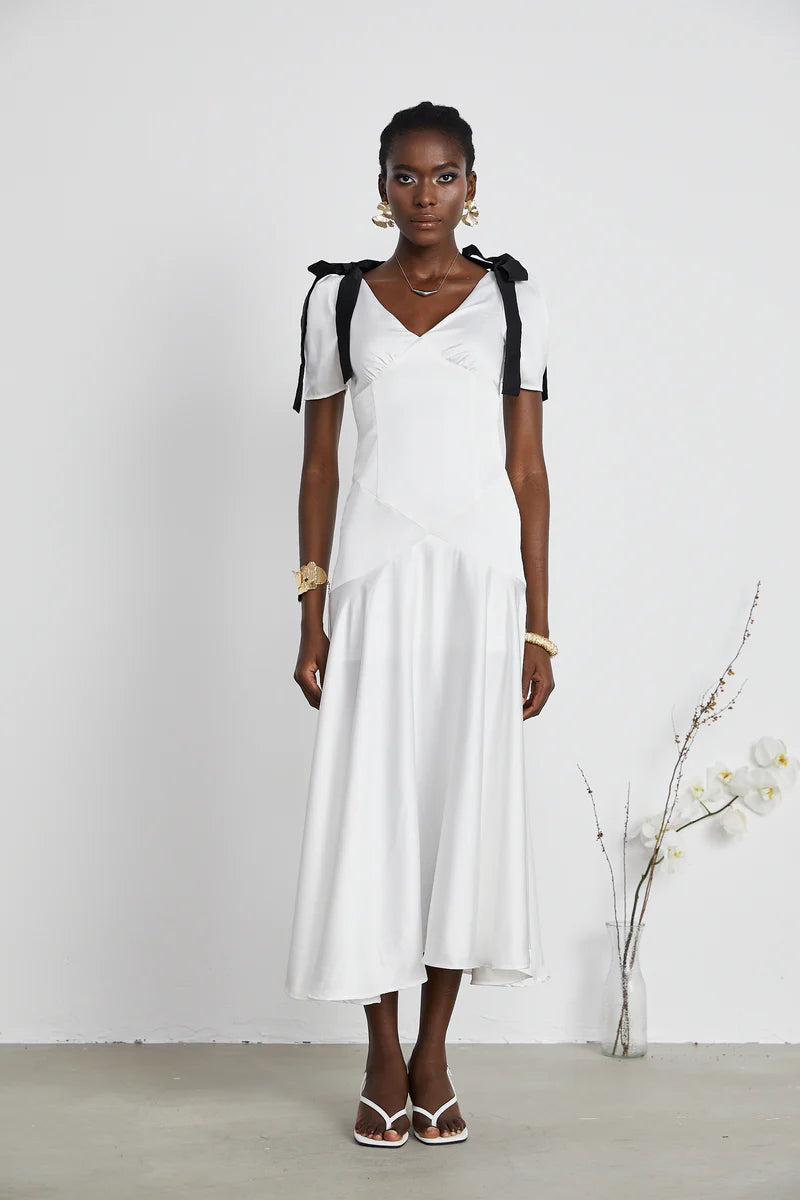 Vestido Longo Elegante  Laços e Decote em V