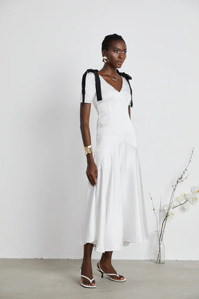 Vestido Longo Elegante  Laços e Decote em V