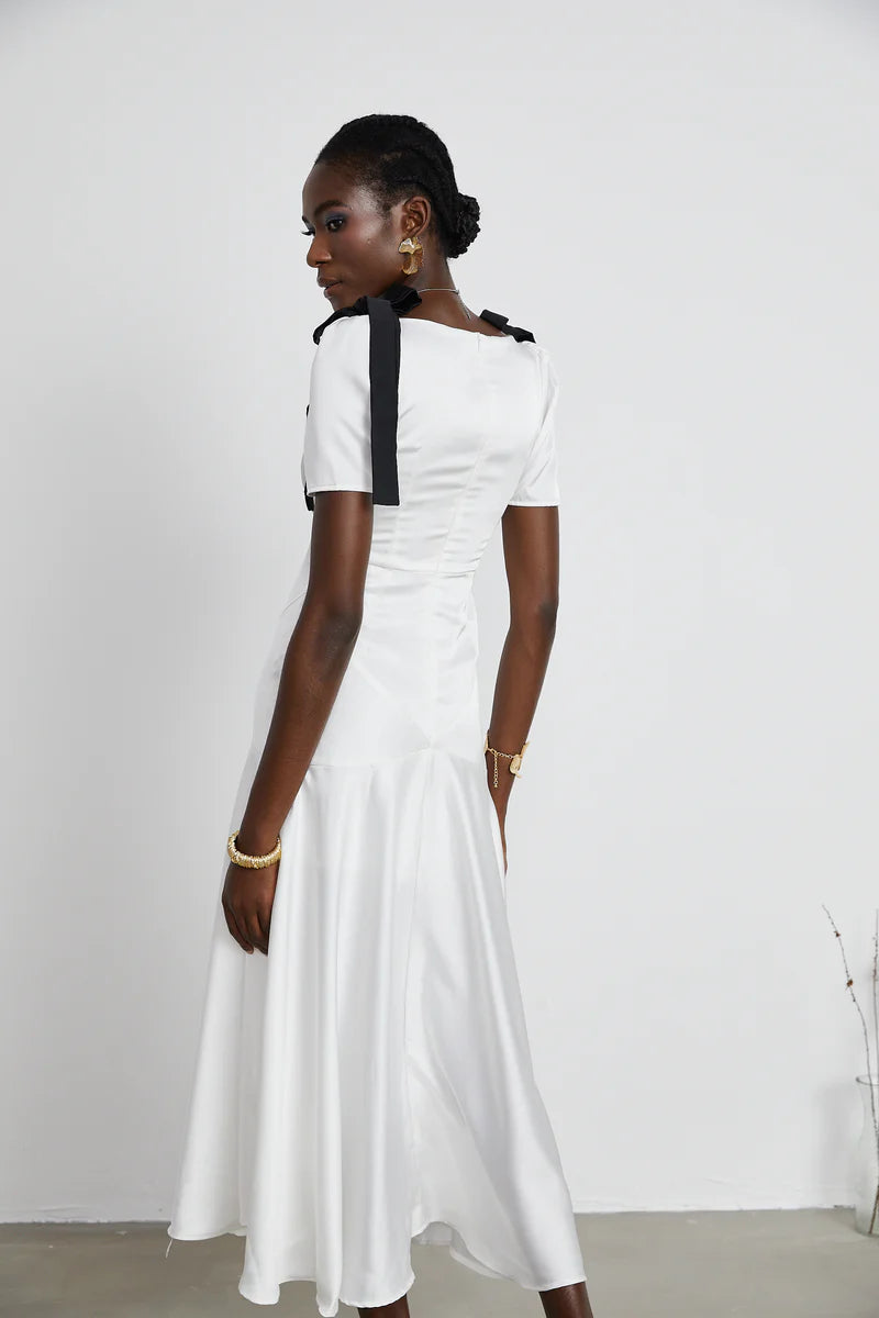 Vestido Longo Elegante  Laços e Decote em V