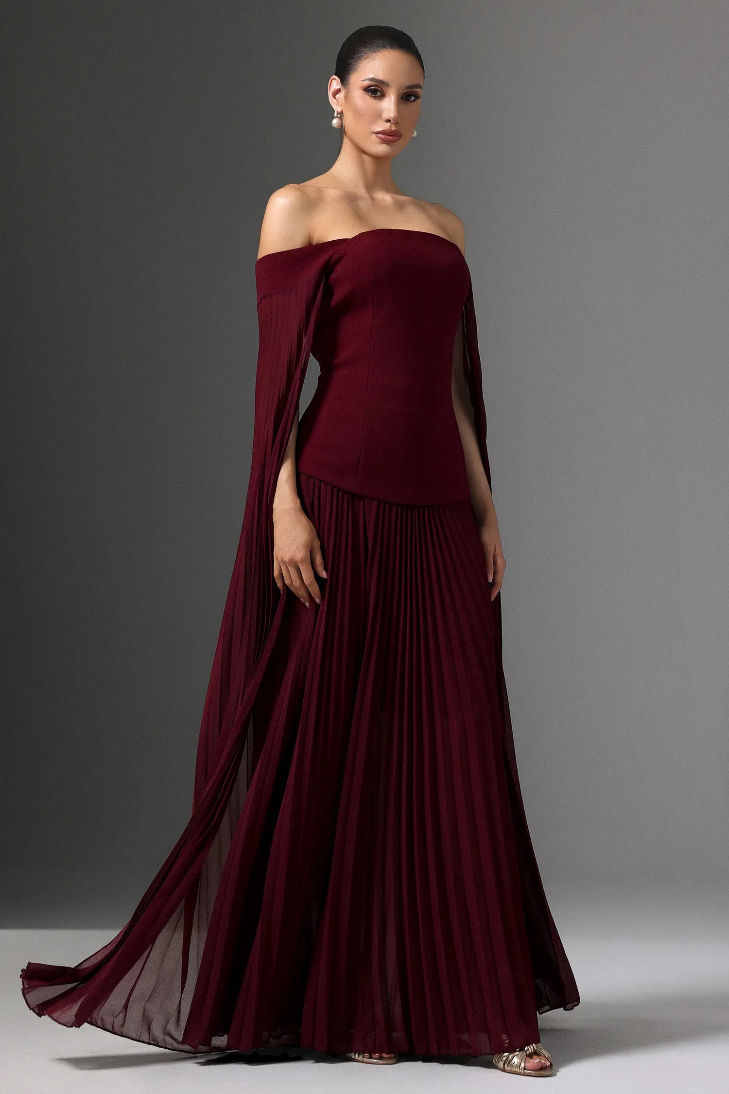 Vestido Elegante com Decote Ombro a Ombro Cintura Marcada
