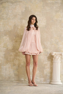 Conjunto Vestido e Capa Estruturada em Rosa Glossy