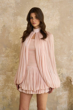 Conjunto Vestido e Capa Estruturada em Rosa Glossy