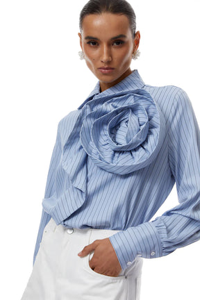 Camisa Listras Finas com Pétalas em 3D e Design de Luxo