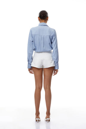 Camisa Listras Finas com Pétalas em 3D e Design de Luxo