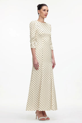Vestido Sereia Elegante com Mangas Longas e Decote Costas em Formato de Coração