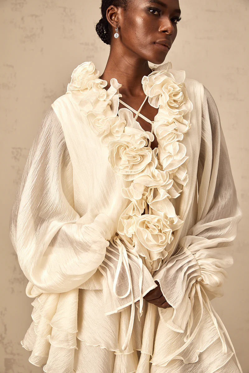 Vestido Flores em 3D, Decote em V e Detalhes em Babados