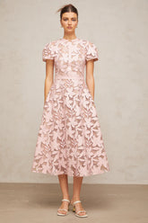 Vestido Elegante Bordado Floral, Renda Vazada e Corte em A