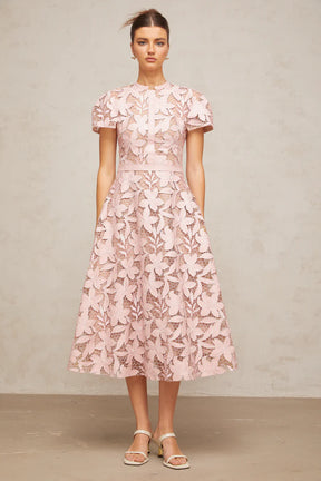 Vestido Elegante Bordado Floral, Renda Vazada e Corte em A