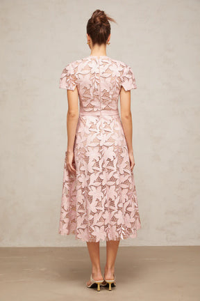 Vestido Elegante Bordado Floral, Renda Vazada e Corte em A