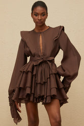 Vestido Curto Estruturado em Camadas Sofisticado