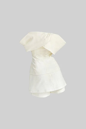 Conjunto Elegante Ombros recortados e silhueta ampulheta