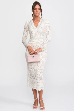 Vestido Elegante de Renda Mídium com Mangas Longas