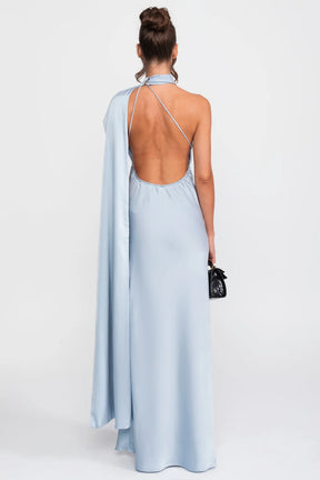 Vestido Longo Acetinado com Detalhe Torcido no Pescoço e Caimento Fluido