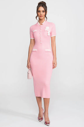 Vestido Midi Bicolor em Tricô com Aplicação de Flor Tridimensional