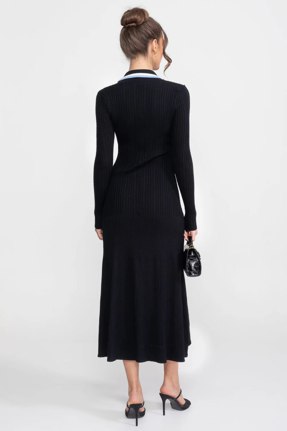 Vestido Longo em Tricô Canelado com Gola Polo e Mangas Alinhadas