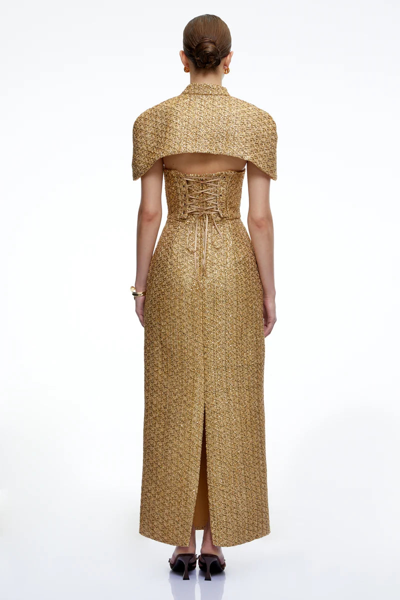 Conjunto Elegante em Tweed e Vestido Longo Escultural