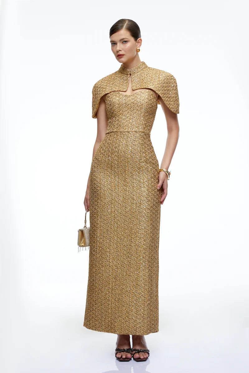 Conjunto Elegante em Tweed e Vestido Longo Escultural
