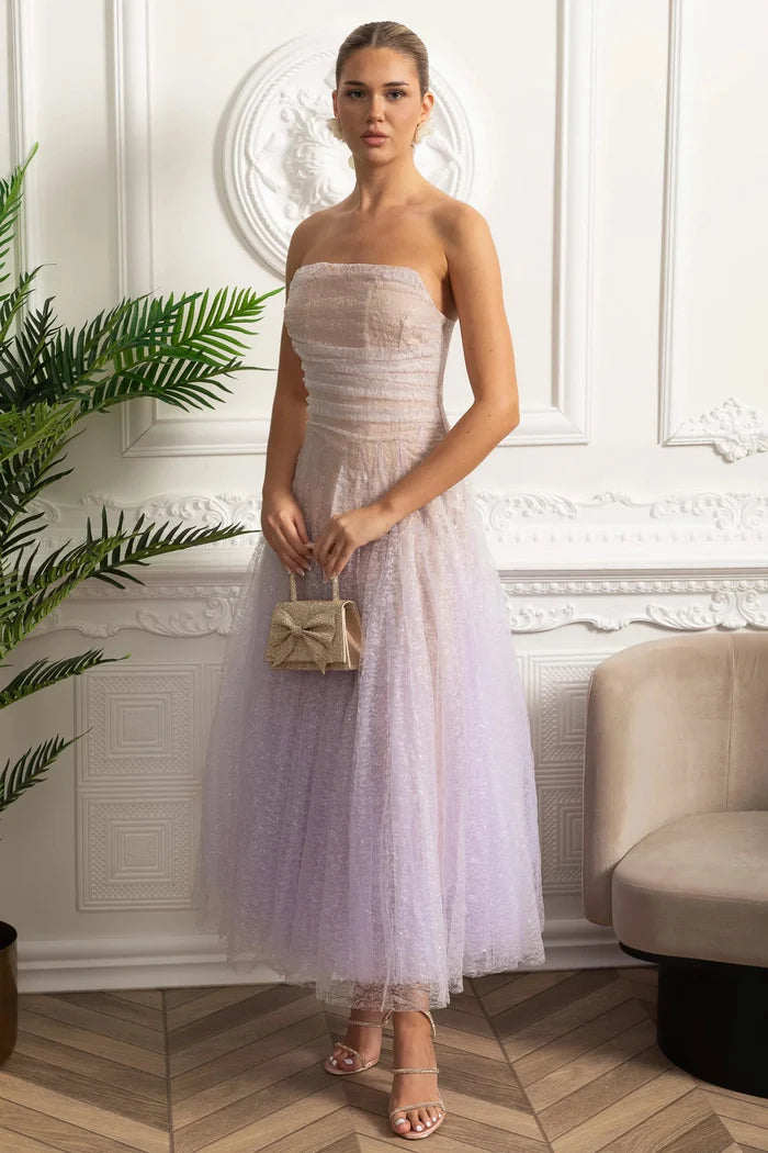 Vestido Longo Estilo Princesa – Tule Transparente, Design Envolvente e Toque de Fada para Verão