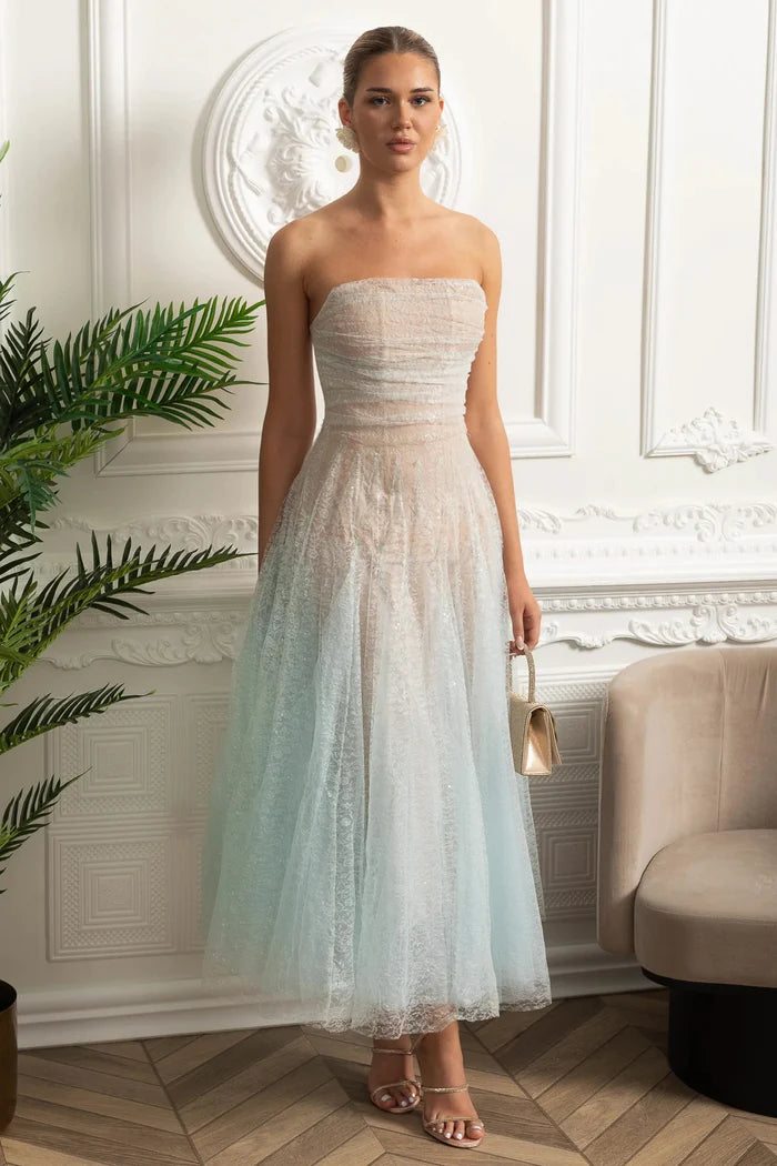 Vestido Longo Estilo Princesa – Tule Transparente, Design Envolvente e Toque de Fada para Verão