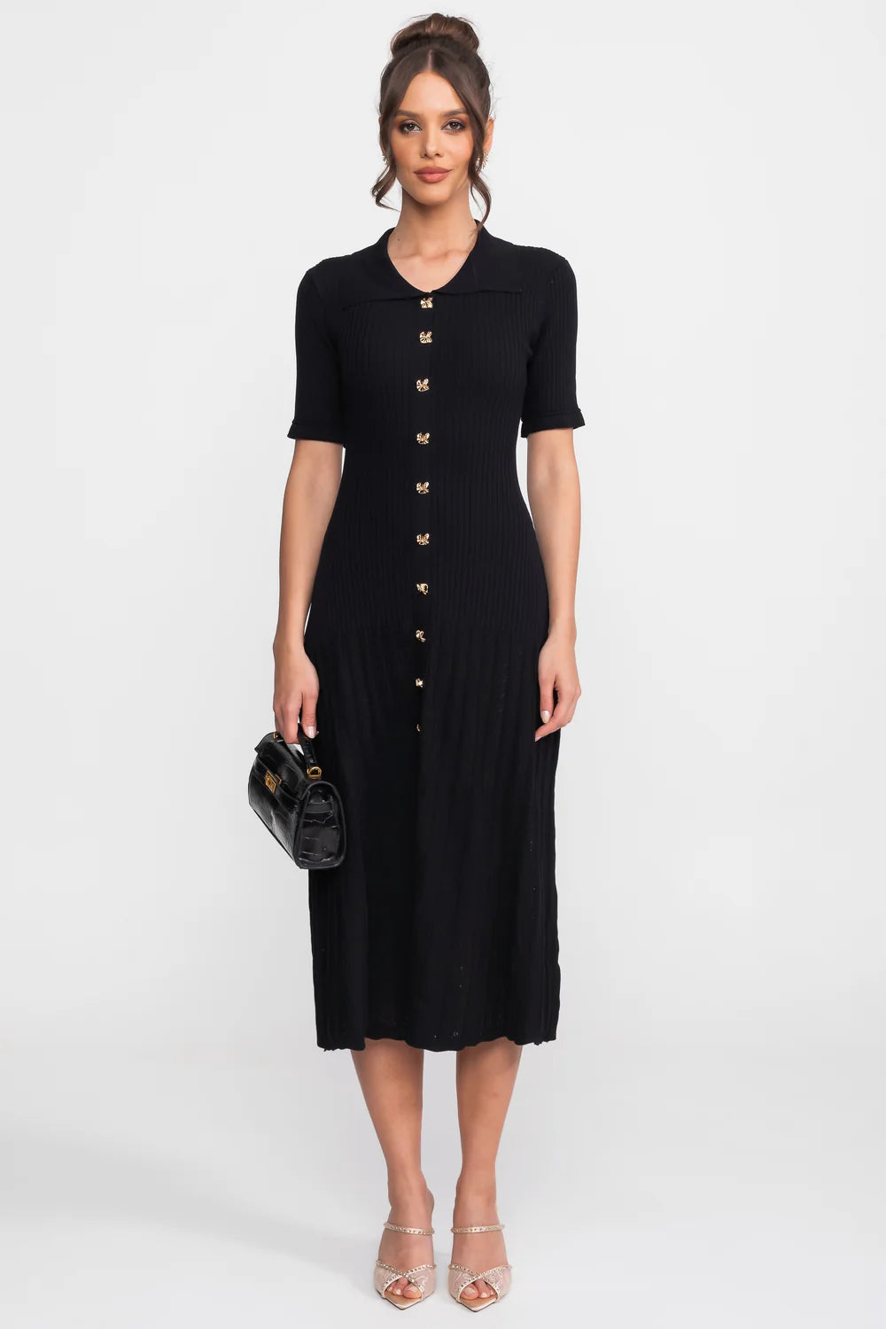 Vestido Midi em Tricô Canelado com Gola Boneca e Saia Plissada