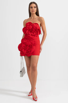 Vestido com Design Floral Volumoso