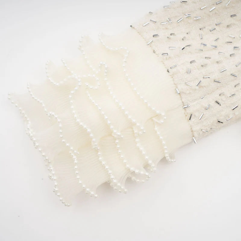 Casaco Curto de Luxo – Tweed, Pérolas e Pedrarias Acabamento  Alta Costura