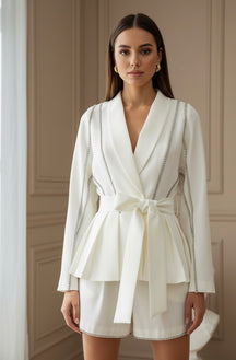 Conjunto de Blazer com Manga Batwing e Shorts - Estilo e Elegância