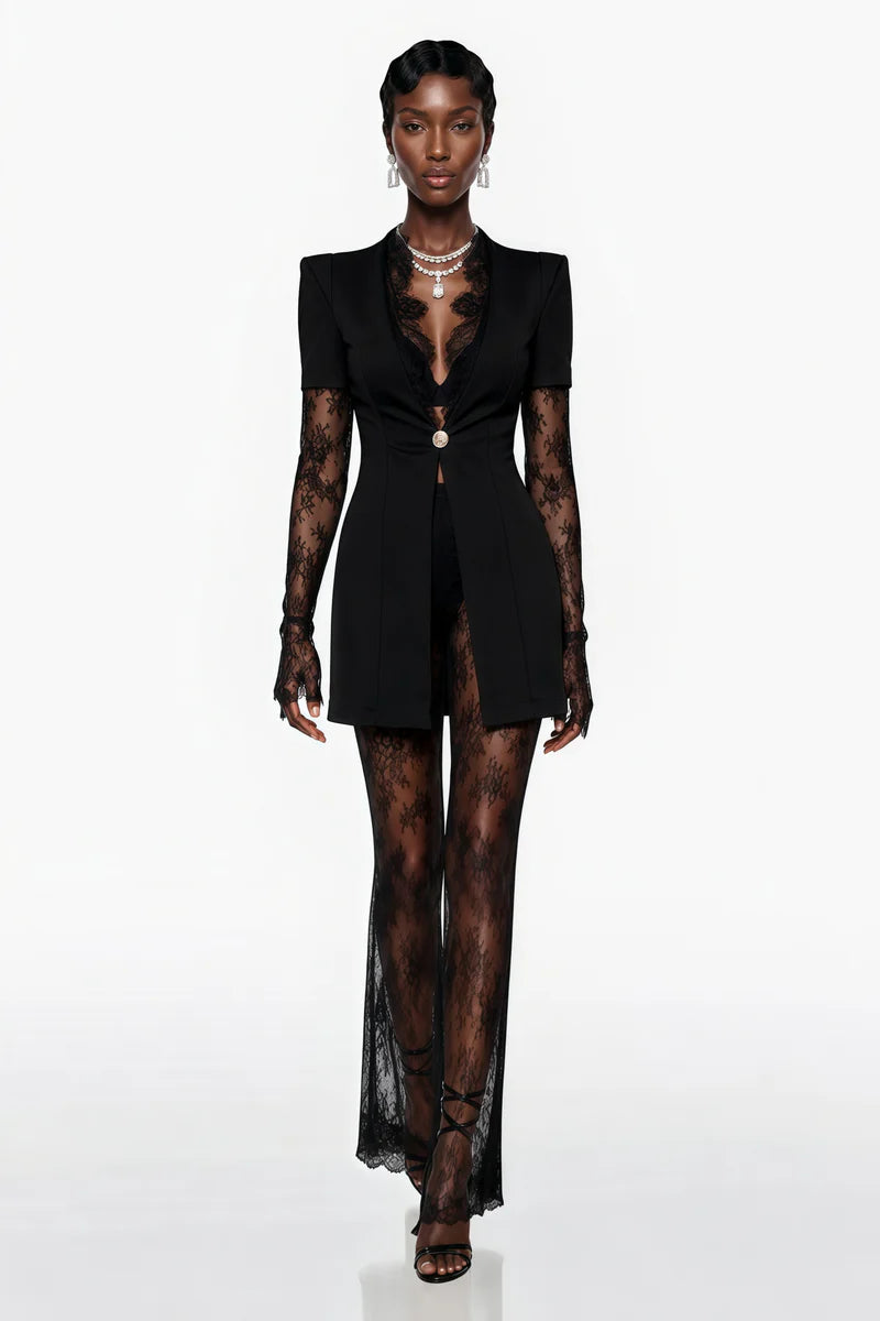 Conjunto de Renda Escultural com Blusa Decote V e Calça Bailarina
