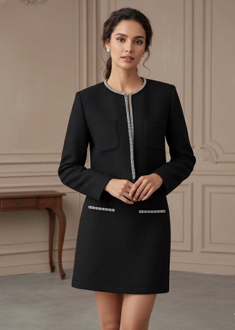 Conjunto Elegante Tweed com Cardigan Bordado em Strass e Saia de Cintura Alta