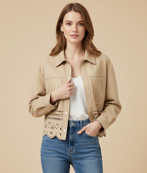 Casaco com Detalhes Vazados – Sofisticação Atemporal e Design Autoral