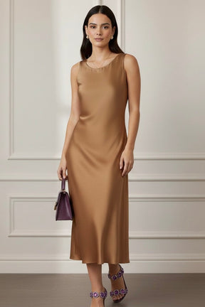 Vestido Longo de Cetim de seda sem Alças e Caimento Elegante