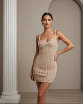 Vestido com Pérolas e Crochê–  Alças Crochê, Estilo Curto