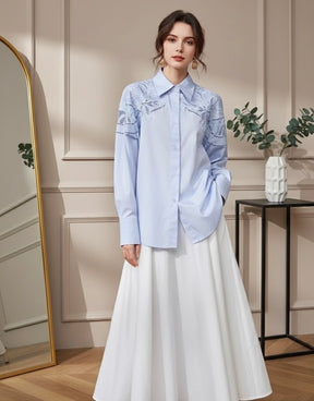 Camisa de Algodão Bordada com Flores e Recorte