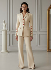 Conjunto Alfaiataria com detalhe botões elegante