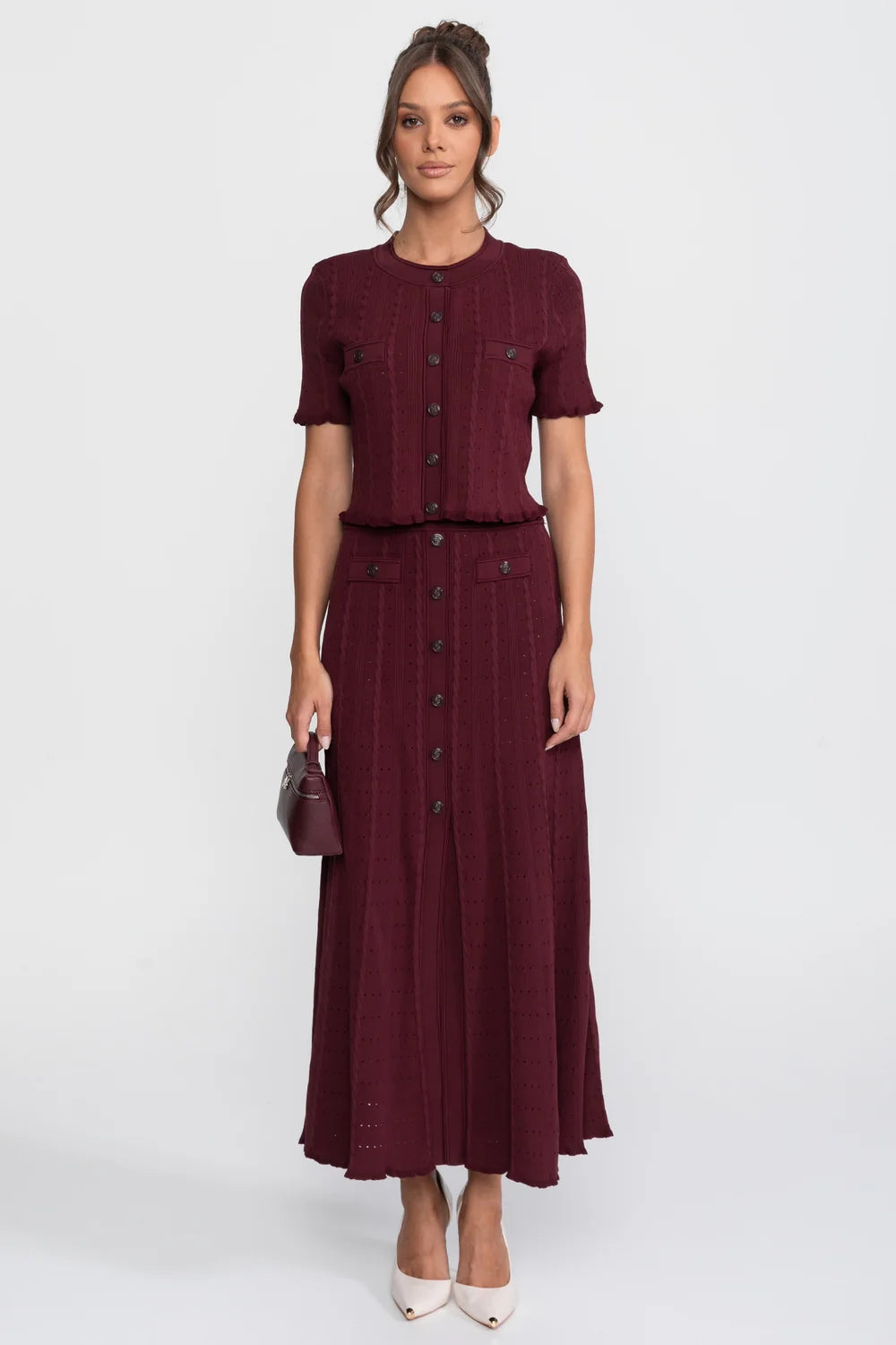 Conjunto Elegante em Tricot com Manga Curta e Saia